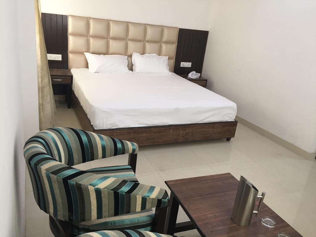 Hotel Rv Regency Amritszár Kültér fotó